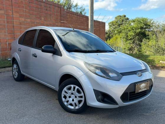 FORD FIESTA 1.6 MPI SEDAN 8V FLEX 4P MANUAL FORD FIESTA 1.6 MPI SEDAN 8V FLEX 4P MANUAL